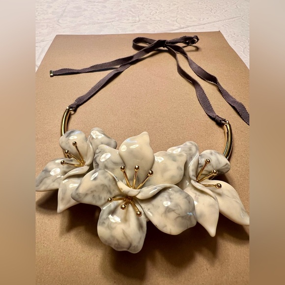 BaubleBar Floral Necklace with Gold and Cream Accents - Picture 4 of 9